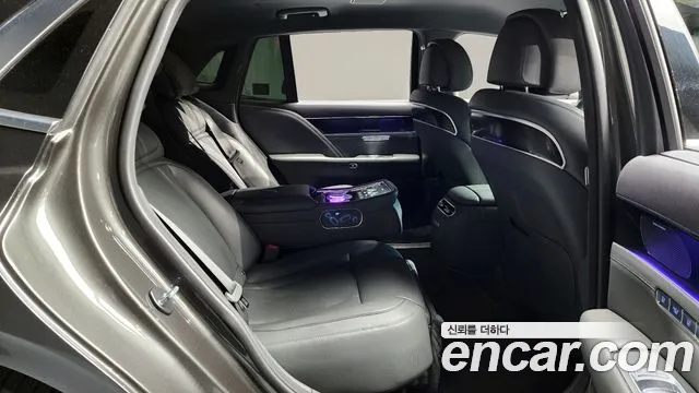 Genesis G90 Бензин 3.5 турбо AWD — Фото автомобиля 10