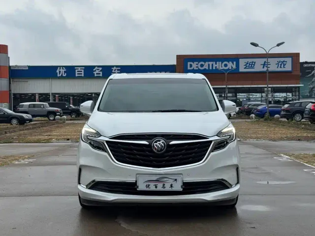Buick GL8 — Фото автомобиля 2