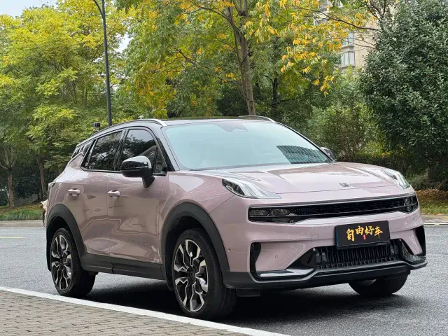 Lynk & Co 06 — Фото автомобиля 3