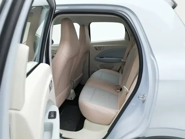 Leapmotor T03 — Фото автомобиля 15