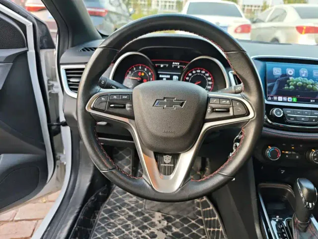Chevrolet Monza — Фото автомобиля 10