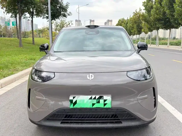 Leapmotor A10 — Фото автомобиля 2