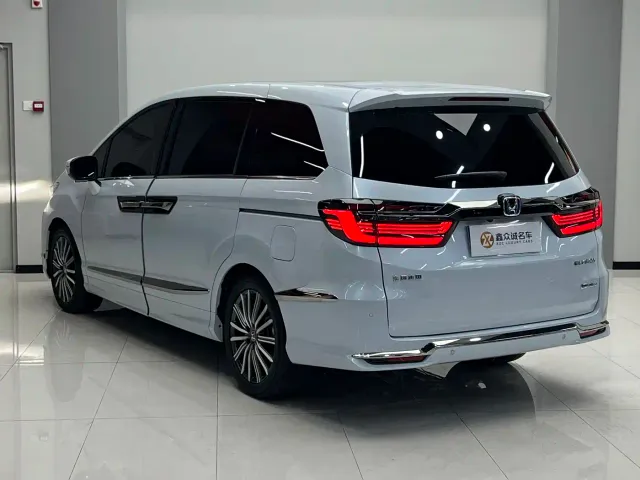 Honda Elysion — Фото автомобиля 18