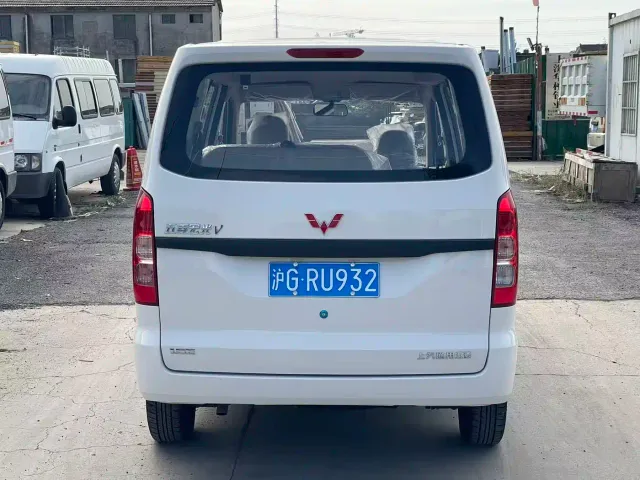 Wuling Hongguang V — Фото автомобиля 16
