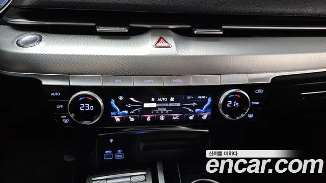 Genesis G80 Electrified G80 (RG3) — Фото автомобиля 21