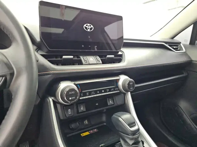 Toyota RAV4 — Фото автомобиля 13