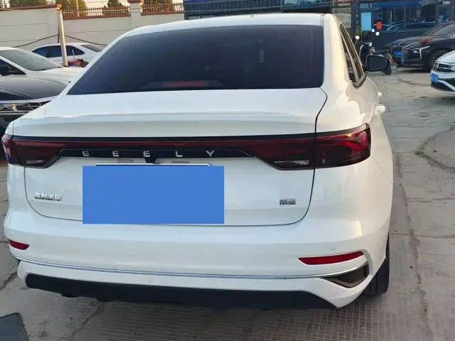 Geely Emgrand — Фото автомобиля 8