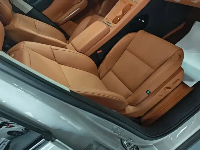 Leapmotor C10 — Фото автомобиля 24