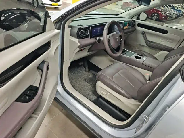 Leapmotor C11 — Фото автомобиля 15