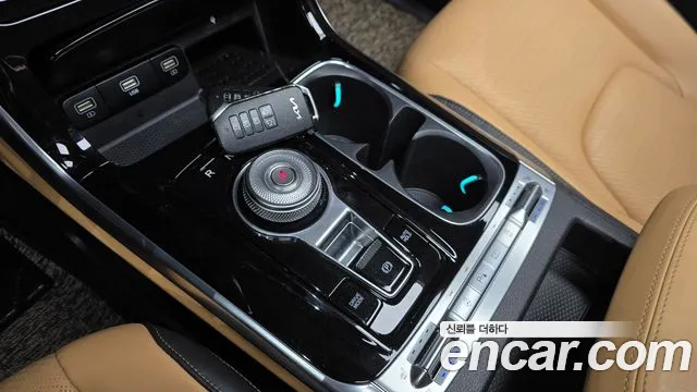 Kia Carnival Generation 4 — Фото автомобиля 12
