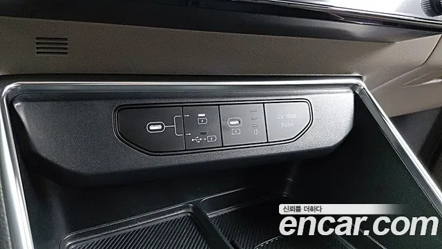 Kia Carnival Generation 4 — Фото автомобиля 15