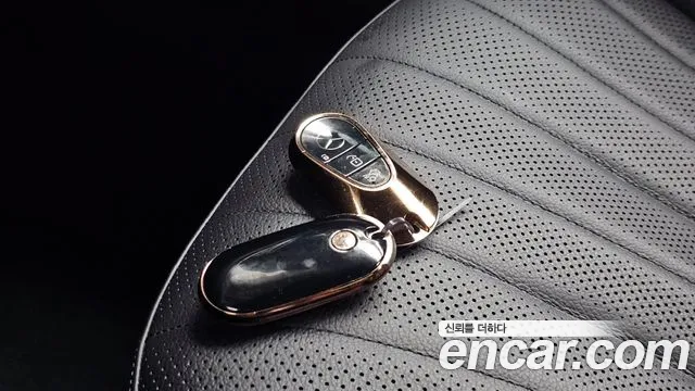 Mercedes-Benz EQS — Фото автомобиля 22
