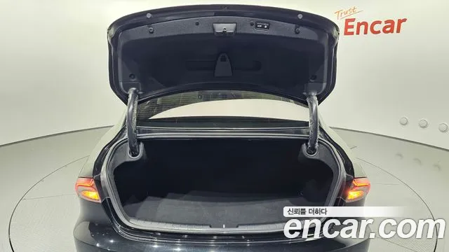Hyundai Grandeur Новый Grandeur IG — Фото автомобиля 16