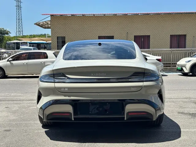Xiaomi SU7 — Фото автомобиля 7