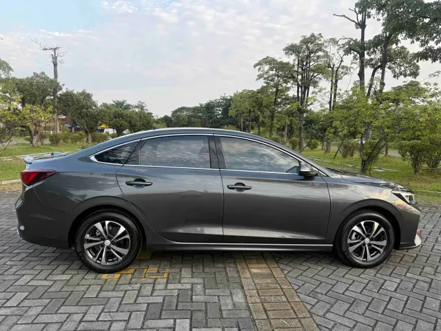 Changan Eado — Фото автомобиля 18