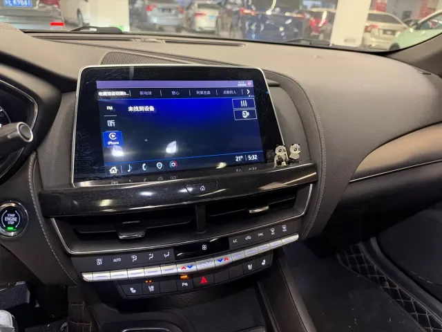 Cadillac CT5 — Фото автомобиля 12