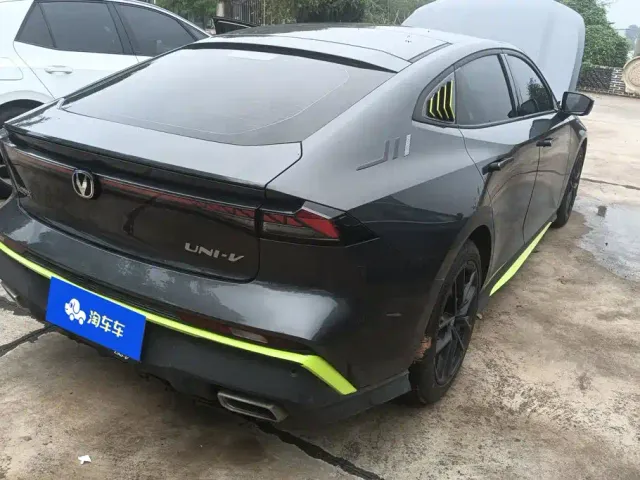 Changan UNI-V — Фото автомобиля 3