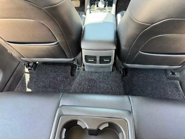 Mazda Axela — Фото автомобиля 23