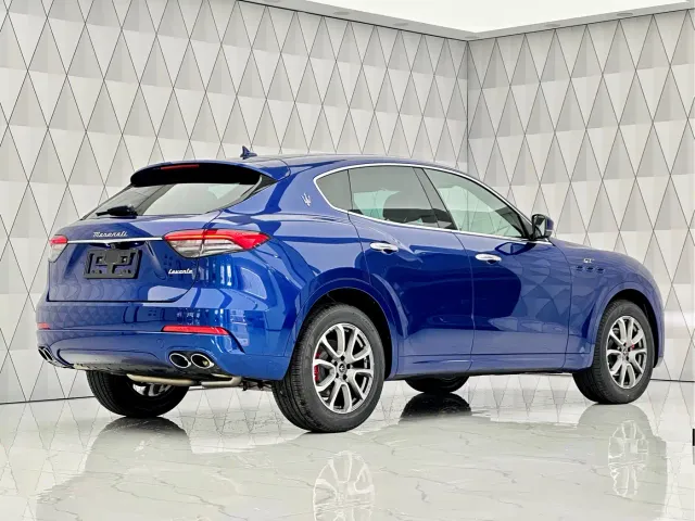 Maserati Levante — Фото автомобиля 2