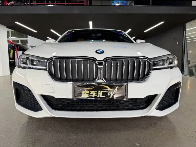 BMW 5 Series — Фото автомобиля 2