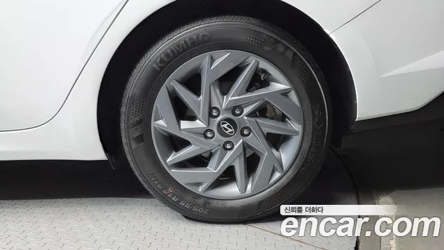 Hyundai Avante — Фото автомобиля 6