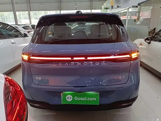 Leapmotor B10 — Фото автомобиля 5
