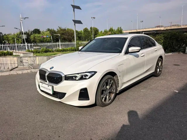 Фотография автомобиля — BMW i3