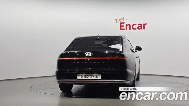 Hyundai Grandeur GN7 — Фото автомобиля 4
