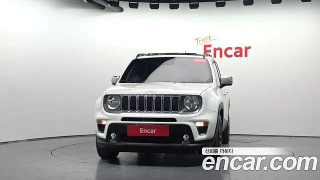 Jeep Renegade — Фото автомобиля 3