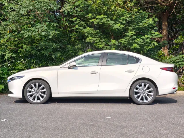 Mazda Axela — Фото автомобиля 3