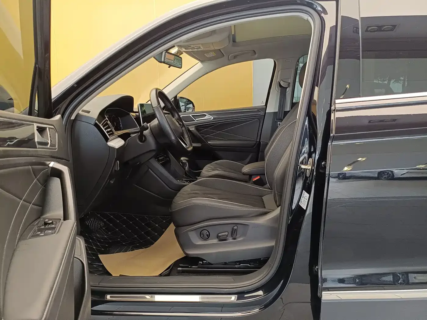 Volkswagen Tiguan L 2022 330TSI Automatic 2WD Smart Edition — Фото автомобиля 13