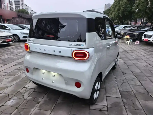 Wuling Hongguang Mini EV — Фото автомобиля 6