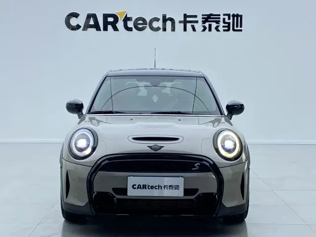 MINI MINI 2023 Facelift 2.0T COOPER S Artist 5-Door — Фото автомобиля 2