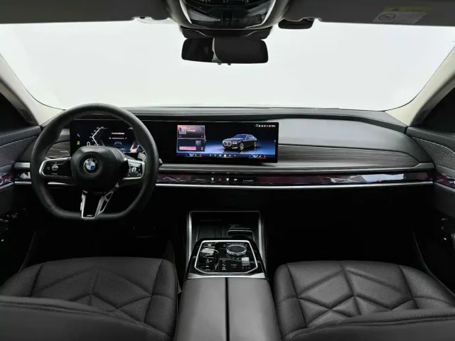 BMW 7 Series — Фото автомобиля 8