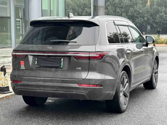 Li Auto ONE — Фото автомобиля 4