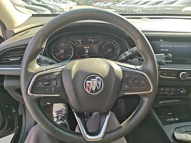 Buick Regal — Фото автомобиля 10