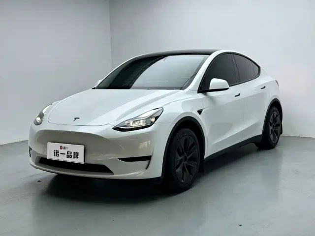 Фотография автомобиля — Tesla Model Y