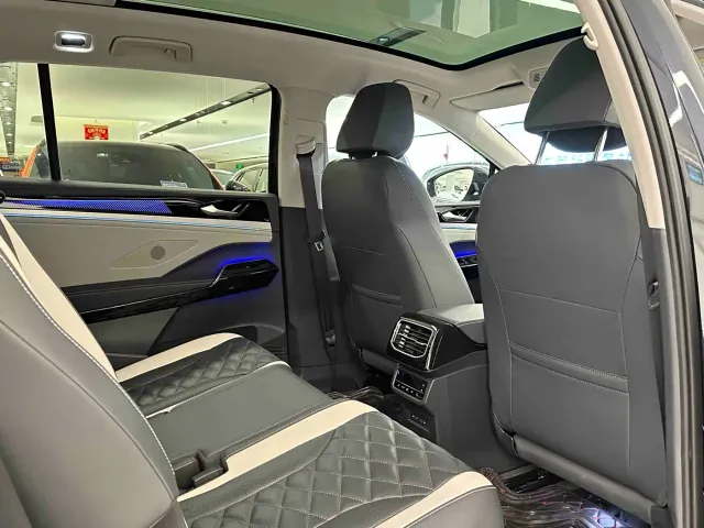 Volkswagen ID.6 CROZZ 2021 Facelift Long Range PRO — Фото автомобиля 15
