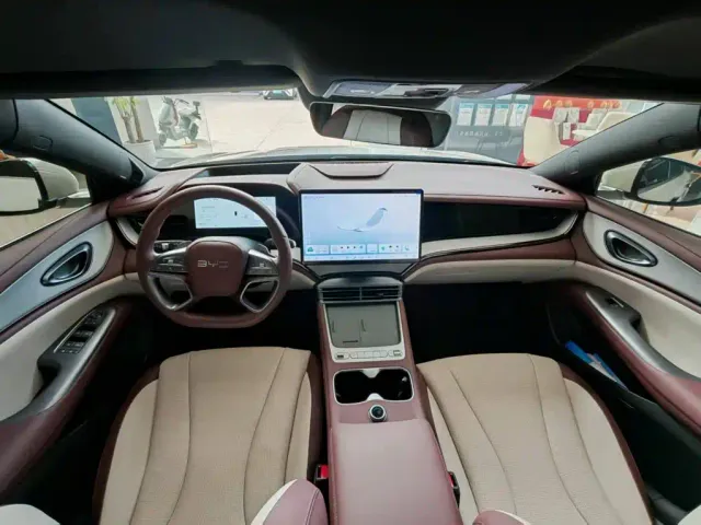 BYD Seal 07 DM-i — Фото автомобиля 12