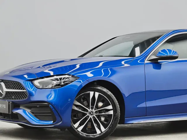 Mercedes-Benz C-Class — Фото автомобиля 25