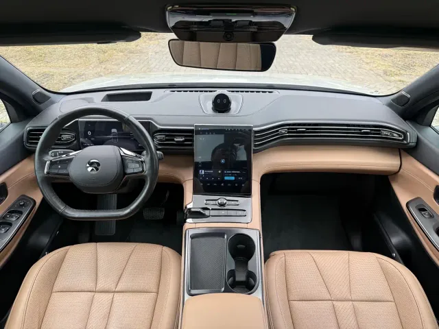 Nio ES8 — Фото автомобиля 6