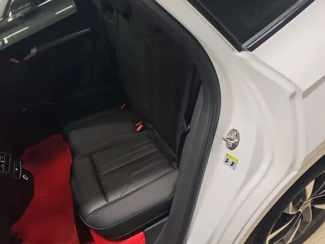 Audi Q5L — Фото автомобиля 16