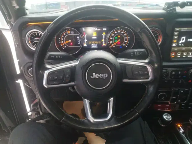 Jeep Gladiator — Фото автомобиля 2