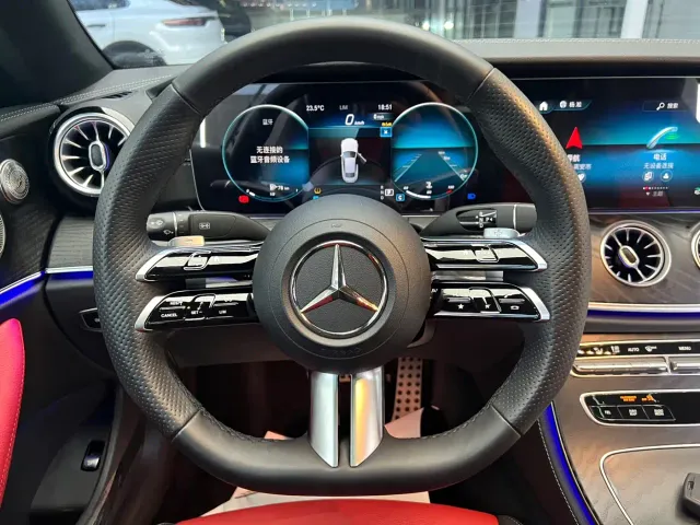 Mercedes-Benz E-Class — Фото автомобиля 6