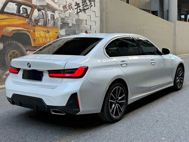BMW 3 Series — Фото автомобиля 4