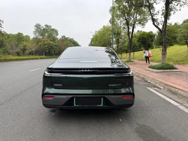 Geely Galaxy Xingyao 8 — Фото автомобиля 11