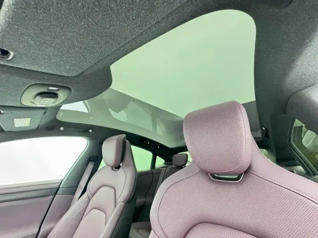 Xiaomi SU7 — Фото автомобиля 12