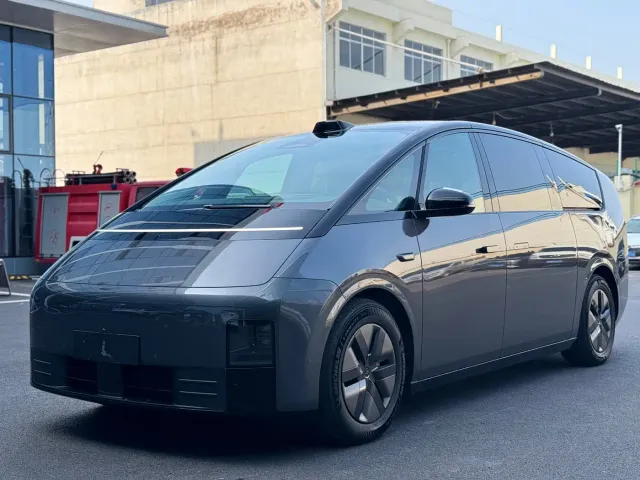 Фотография автомобиля — Li Auto MEGA