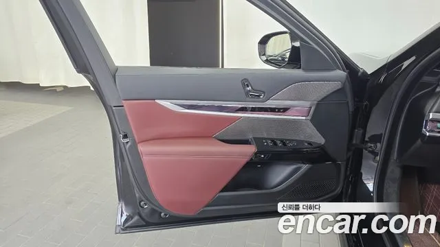 BMW 7 Series G70 — Фото автомобиля 13