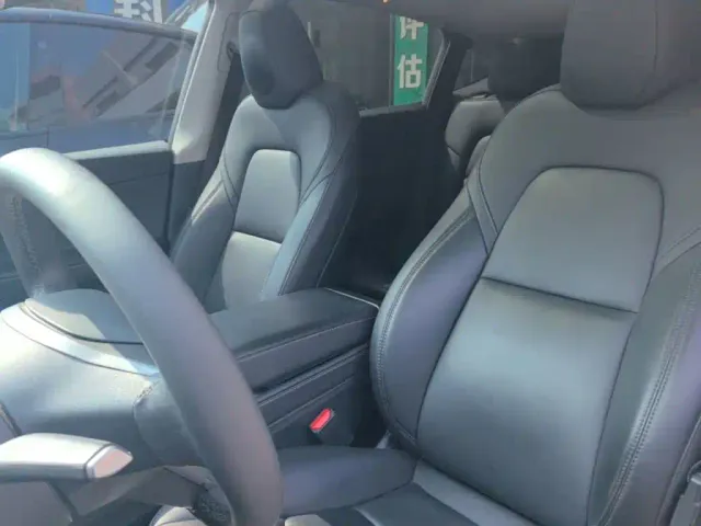 Tesla Model Y — Фото автомобиля 14